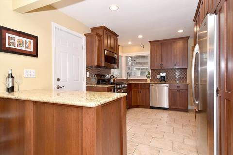 219 E 3rd St, Elmhurst, IL 60126 photo 8