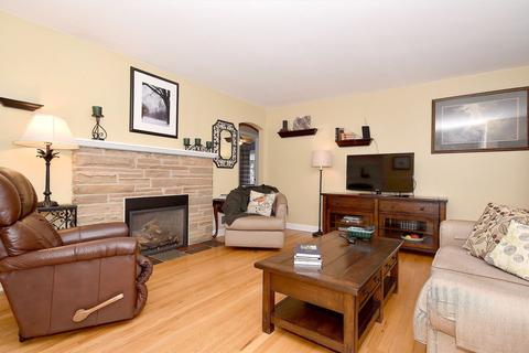 219 E 3rd St, Elmhurst, IL 60126 photo 4