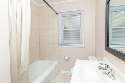 889 Webster Ln, Des Plaines, IL 60016 photo 11
