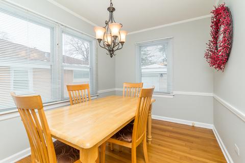 889 Webster Ln, Des Plaines, IL 60016 photo 5