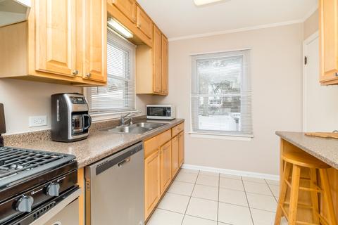 889 Webster Ln, Des Plaines, IL 60016 photo 6