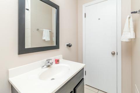 889 Webster Ln, Des Plaines, IL 60016 photo 12