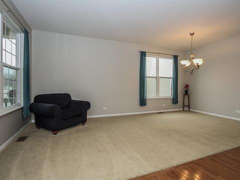 356 Comstock Dr, Elgin, IL 60124 photo 4