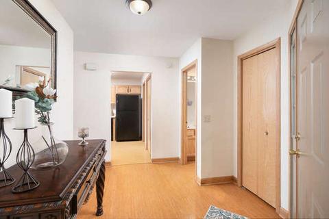 1428 Mackenzie Ln, Elgin, IL 60120 photo 4