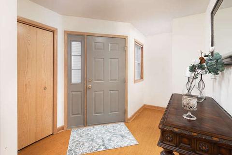 1428 Mackenzie Ln, Elgin, IL 60120 photo 3