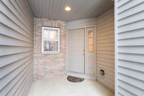 1428 Mackenzie Ln, Elgin, IL 60120 photo 2