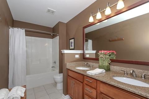 241 Fieldcrest Dr, Bartlett, IL 60103 photo 28