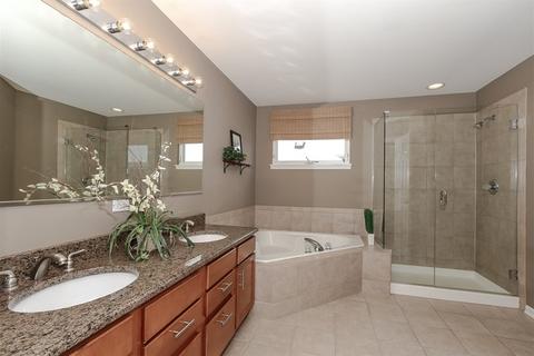 241 Fieldcrest Dr, Bartlett, IL 60103 photo 25