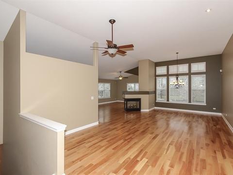 1904 Olde Mill Ln, Mchenry, IL 60050 photo 2