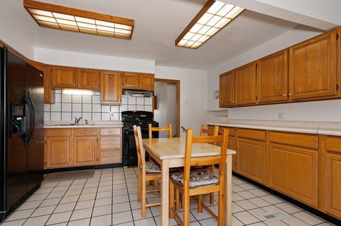 929 Balsam Ln, Bartlett, IL 60103 photo 3