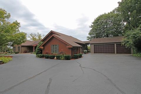 820 Cherry Valley Rd, Bull Valley, IL 60050 photo 4