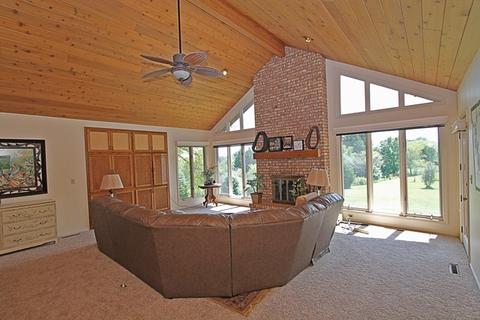 820 Cherry Valley Rd, Bull Valley, IL 60050 photo 5