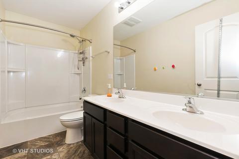 203 Pawtucket Ave, Elgin, IL 60124 photo 15
