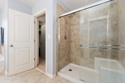 203 Pawtucket Ave, Elgin, IL 60124 photo 11