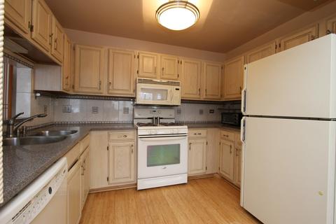 4787 Amber Cir, Hoffman Estates, IL 60192 photo 3