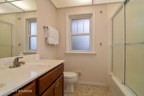 516 N Pine St, Mount Prospect, IL 60056 photo 9
