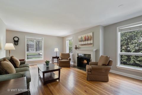 1806 Maple Ave, Northbrook, IL 60062 photo 2