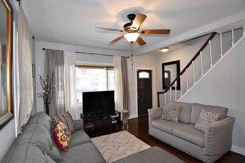465 Laurel St, Elgin, IL 60120 photo 4