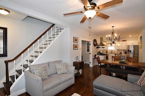 465 Laurel St, Elgin, IL 60120 photo 3