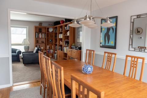 1410 Daly Rd, Wheaton, IL 60187 photo 17