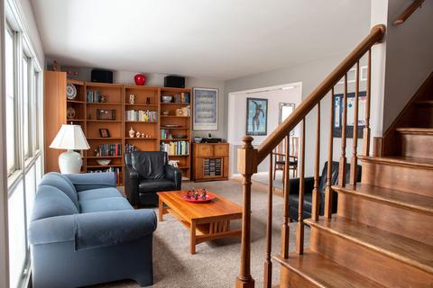 1410 Daly Rd, Wheaton, IL 60187 photo 2
