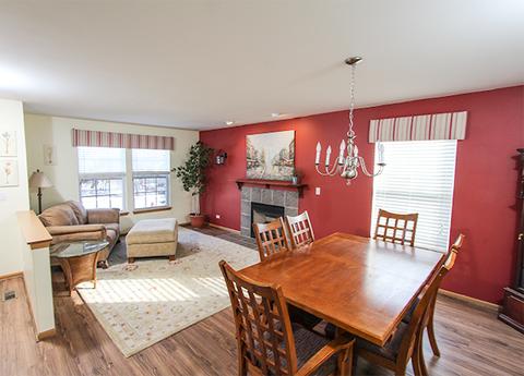 2113 Hemlock Dr, Mchenry, IL 60050 photo 4