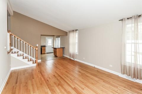 16 W Devon Ave, Roselle, IL 60172 photo 2
