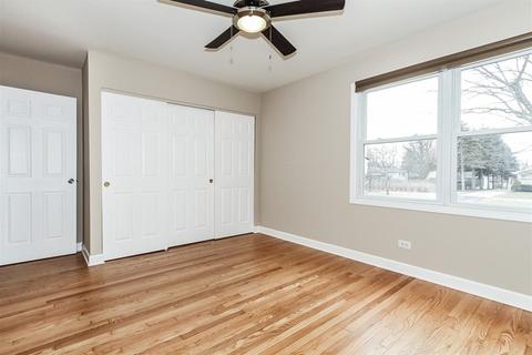 16 W Devon Ave, Roselle, IL 60172 photo 9