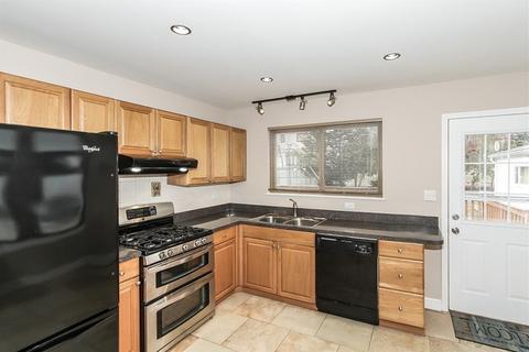 16 W Devon Ave, Roselle, IL 60172 photo 5