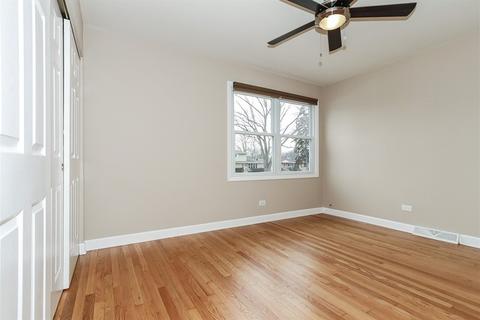 16 W Devon Ave, Roselle, IL 60172 photo 8