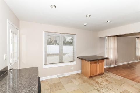 16 W Devon Ave, Roselle, IL 60172 photo 7