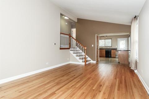 16 W Devon Ave, Roselle, IL 60172 photo 3