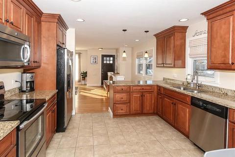 331 Stratford Rd, Des Plaines, IL 60016 photo 3