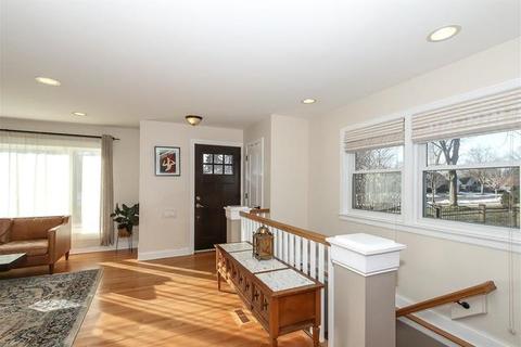 331 Stratford Rd, Des Plaines, IL 60016 photo 12