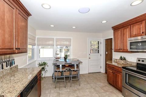 331 Stratford Rd, Des Plaines, IL 60016 photo 6