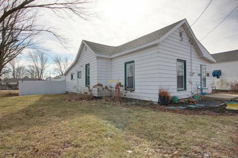 108 E Center St, Fairmount, IL 61841 photo 5