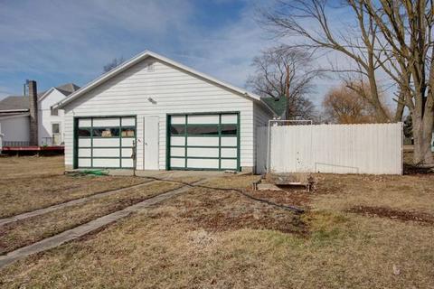 108 E Center St, Fairmount, IL 61841 photo 9