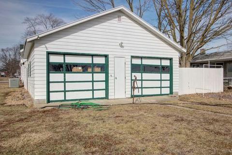 108 E Center St, Fairmount, IL 61841 photo 8