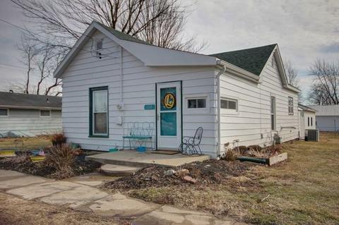 108 E Center St, Fairmount, IL 61841 photo 1