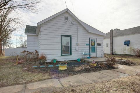 108 E Center St, Fairmount, IL 61841 photo 2