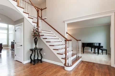 1658 Ithaca Dr, Naperville, IL 60565 photo 2