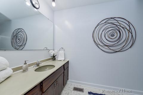 1574 Dundee Dr, Wheaton, IL 60189 photo 13