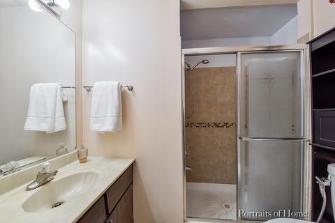 1574 Dundee Dr, Wheaton, IL 60189 photo 8