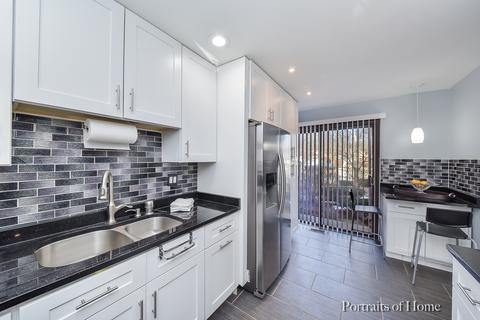 1574 Dundee Dr, Wheaton, IL 60189 photo 7
