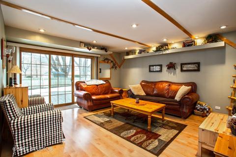 902 N Sumac Ln, Mount Prospect, IL 60056 photo 8