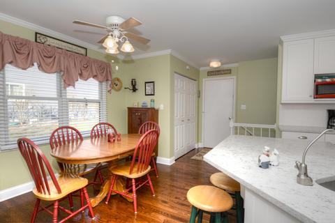 4745 Oregon Trl, Mchenry, IL 60050 photo 6
