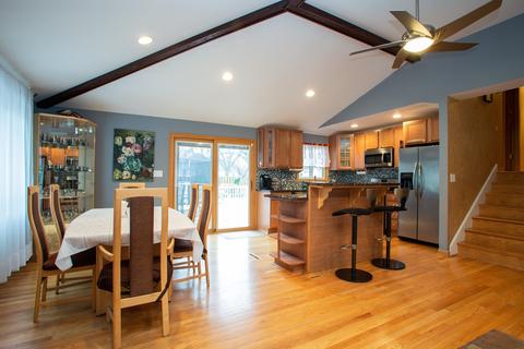 237 W Devon Ave, Roselle, IL 60172 photo 4