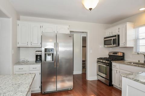 1733 Stevens Dr, Glenview, IL 60025 photo 5