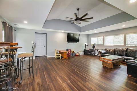 8081 Alabama Ave, Willowbrook, IL 60527 photo 4