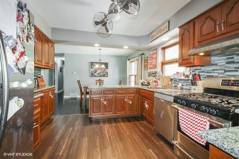 8081 Alabama Ave, Willowbrook, IL 60527 photo 2